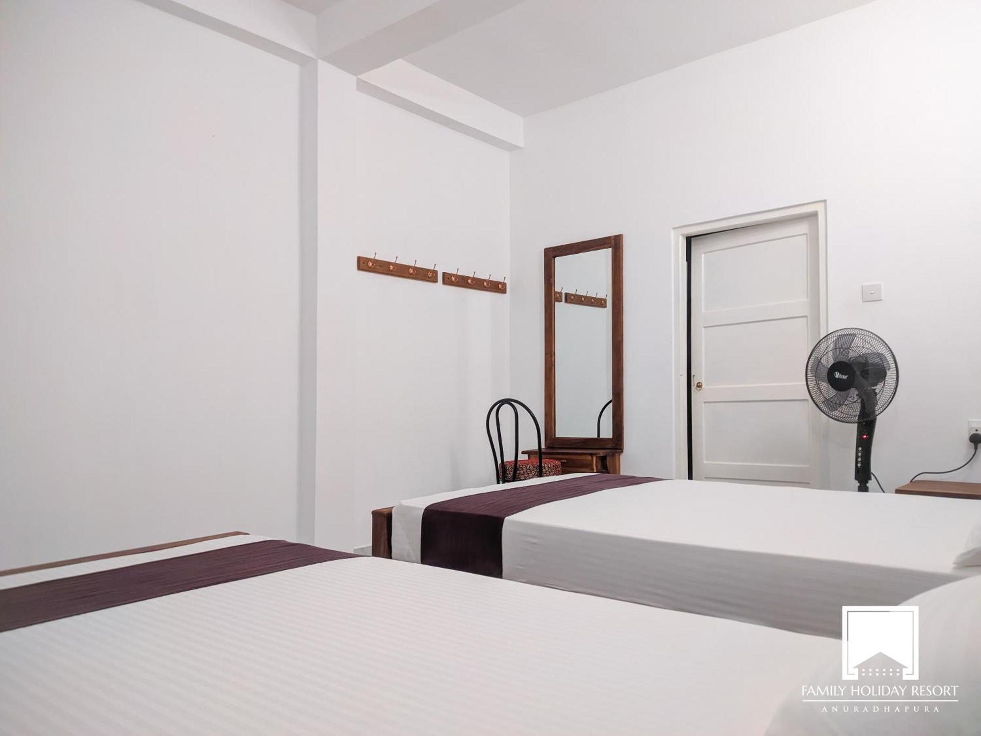 Family Holiday Resort アヌラーダプラ エクステリア 写真
